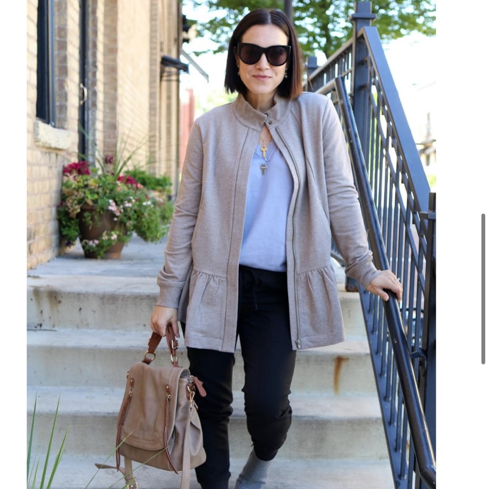 Cabi- weekend topper